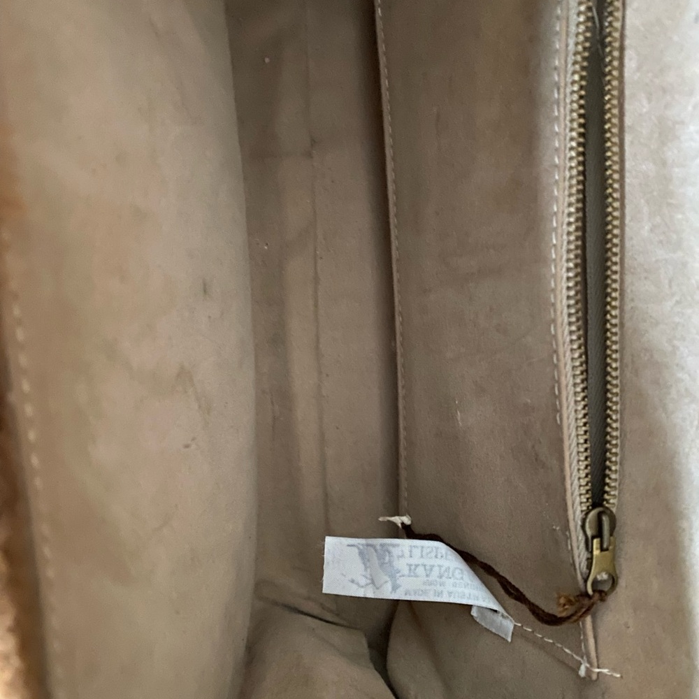 Refined Elegance in Rare Kangaroo Leather - Picture 7 of 10